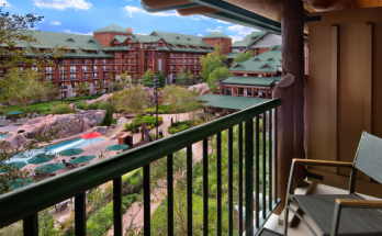 Why Disney Free Dining 2027 Makes Orlando Holidays Easier for First Time Visitors
