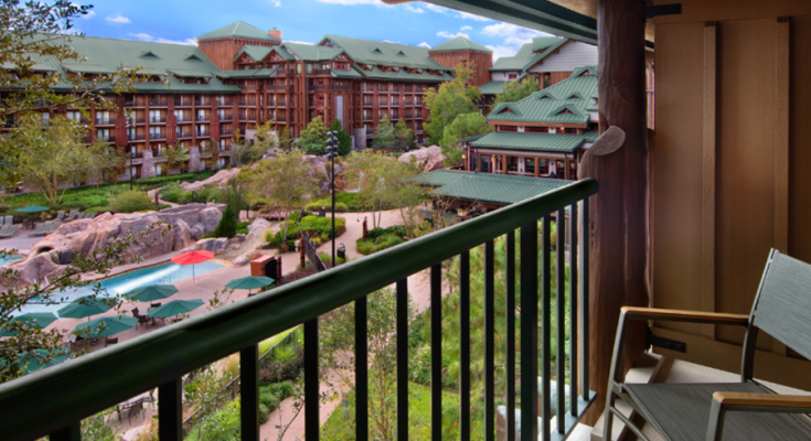 Why Disney Free Dining 2027 Makes Orlando Holidays Easier for First Time Visitors